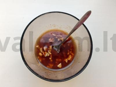 Anties kaklo česnako-medaus marinate su moliūgo ir bulvių garnyru Žingsnis 2