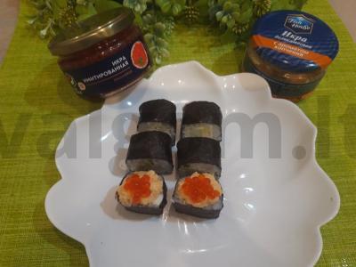 Namų ritinėliai su krabų lazdelėmis ir ikrais Žingsnis 16