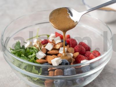 Salotos su menkėmis tešloje Žingsnis 4