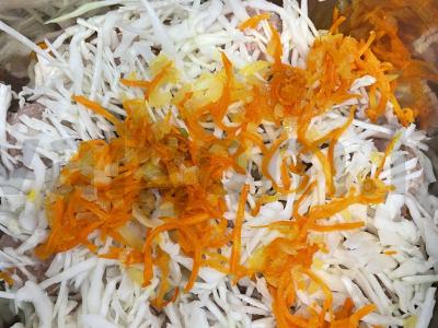 Kopūstų ir pomidorų sulčių kotletai Žingsnis 8