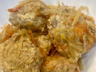 Kopūstų ir pomidorų sulčių kotletai pagrindine nuotrauka