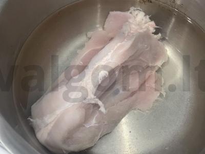 Kaimo sriuba su vištienos krūtinėlėmis ir makaronais Žingsnis 1