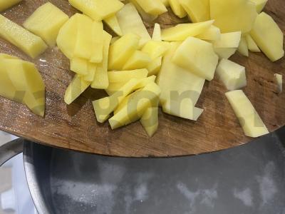 Kaimo sriuba su vištienos krūtinėlėmis ir makaronais Žingsnis 3