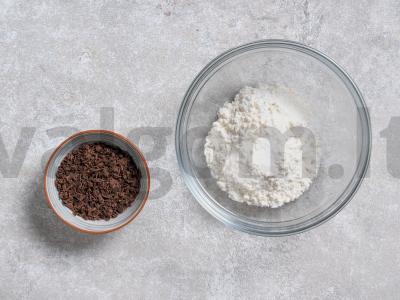 Šokoladinis keksiukas mikrobangų krosnelėje be kiaušinių Žingsnis 1