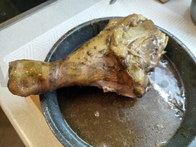 Kalakutienos blauzda wasabi marinate pagrindine nuotrauka