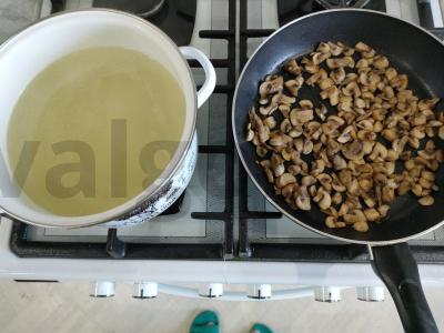 Grybų sriuba su grietinėlėmis Žingsnis 2