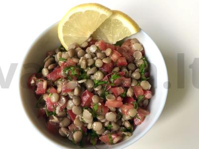 Lęšių salotas pagrindine nuotrauka