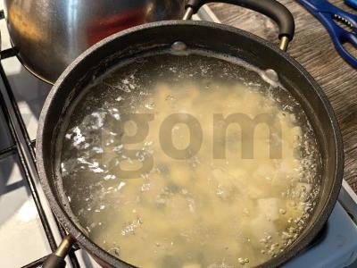 Vaikų sriuba su meatballs Žingsnis 5