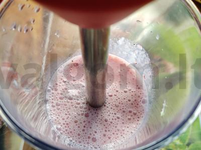 Braškių-bananų kokteilis su konjaku Žingsnis 5