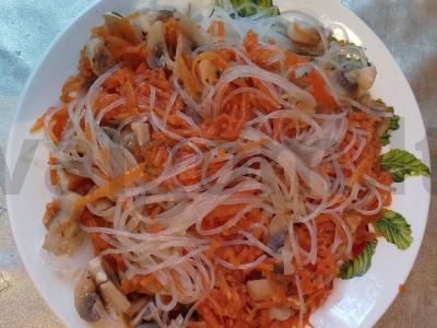 Funchosa su sojų padažu pagrindine nuotrauka