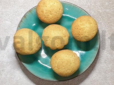 Lengvi keksiukai su citrinos sultimis pagrindine nuotrauka