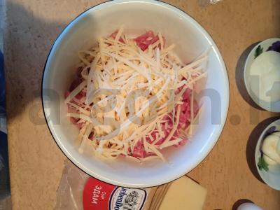 Smulkintos vištienos kotletai su majonezu ir sūriu Žingsnis 2