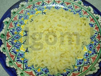 Aštrus greito paruošimo makaronai su kiaušiniu ir sūriu Žingsnis 1