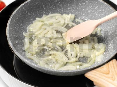 Kiauliena su pomidorais Žingsnis 3