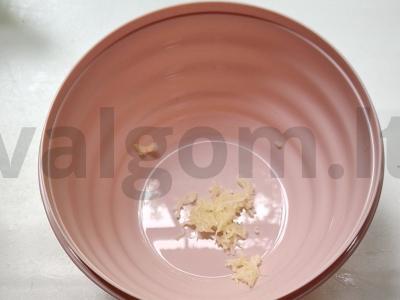 Užkandis iš cukinijos, agurko ir morkos Žingsnis 2