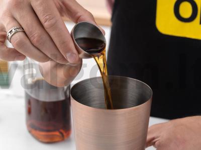 „Beib daikiri“ su džinu ir likieriu Žingsnis 2