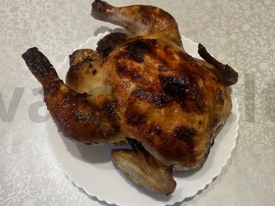 Kvapni vištiena su apelsinais orkaitėje pagrindine nuotrauka