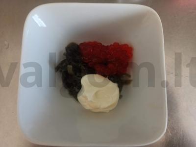 Kepti pomidorai su jūros dumbliais, ikrais ir sūriu Žingsnis 2