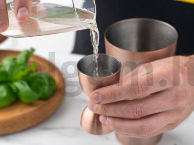 Kokteilis „Krinžovnikas“ su laimu ir baziliku Žingsnis 2