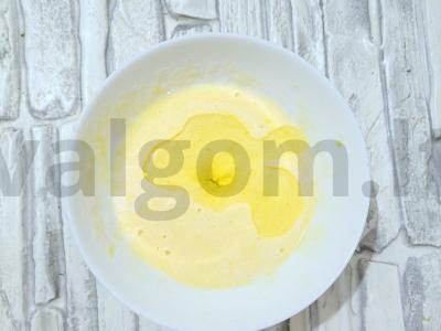 Švelnus jogurtinis keksiukas su braškių gabaliukais Žingsnis 2