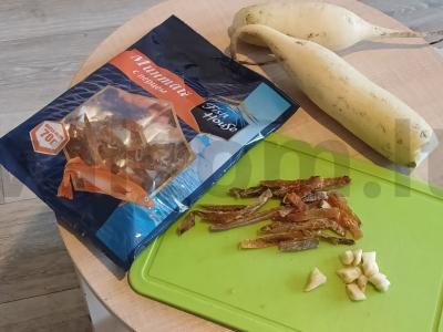 Korėjietiška sriuba su džiovintu menkiu Žingsnis 1