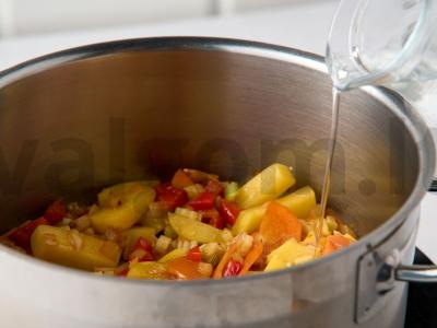 Klasikinis daržovių troškinys su kopūstais Žingsnis 10