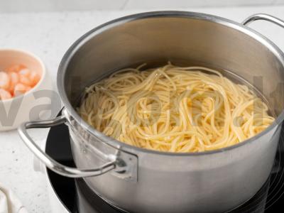 Krevetės gniužtuose su grietinėlės padažu Žingsnis 1