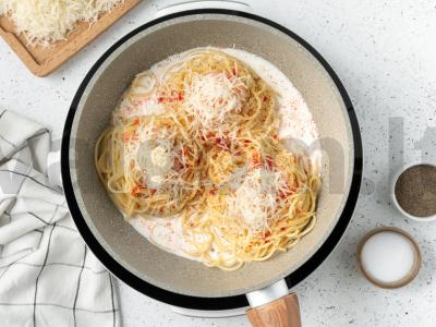 Krevetės gniužtuose su grietinėlės padažu Žingsnis 4