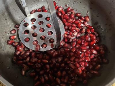 Juodųjų serbentų ir granatų arbata Žingsnis 1