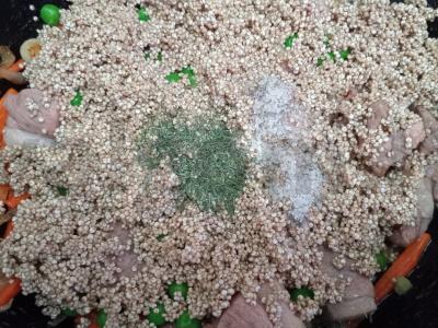 Kvinoja su daržovėmis ir antis krūtinėlė Žingsnis 8