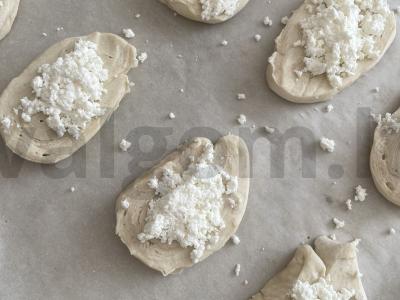 Sūrio ir braškių bandelės „Kruopelės“ Žingsnis 2