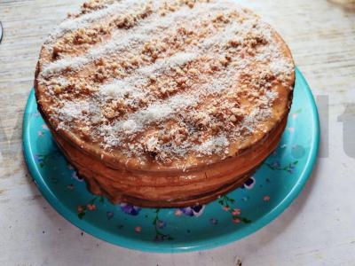 Biskvitinis tortas su virta saldžia grietinėle, rikota ir cinamonu Žingsnis 11