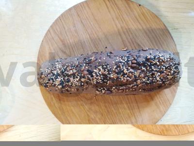 Lininis batonėlis ant rauginto tešlos pagrindine nuotrauka