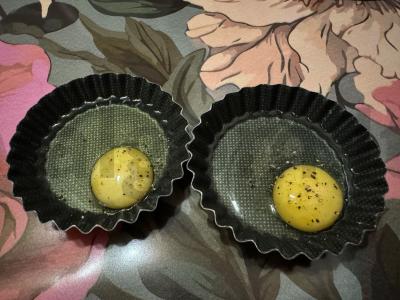 Sumuštinis su kiaušiniu ir avokadų pasta Žingsnis 1