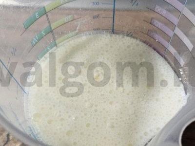 Blynai su varške ant blynų miltų Žingsnis 2