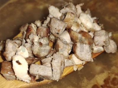 Sultinys su trimis mėsos rūšimis ir adžika Žingsnis 10