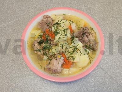 Namų stiliaus troškinys lėtoje viryklėje pagrindine nuotrauka