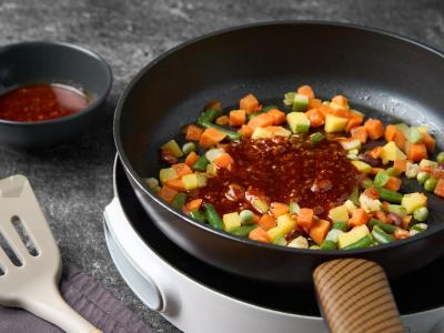 Nudeginta makaronai su jautiena korėjietišku stiliumi Žingsnis 4