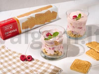 Jogurtas su avietėmis ir sausainiais pagrindine nuotrauka