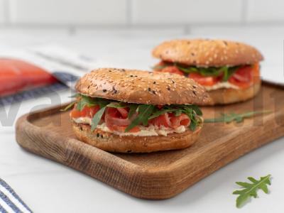 Bagelis su upėtakiu ir kreminiu sūriu Žingsnis 4