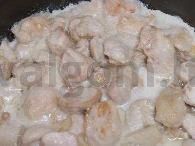 Vištienos filė pieno padaže su žaliu svogūnu Žingsnis 4