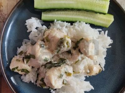 Vištienos filė pieno padaže su žaliu svogūnu pagrindine nuotrauka