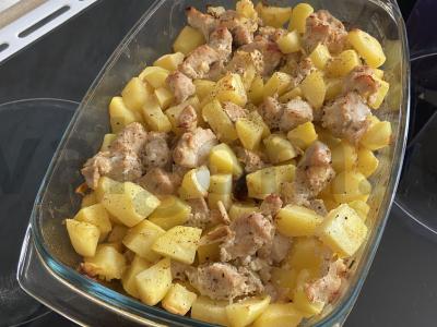 Indėnų azu, keptas su bulvėmis grietinės-sojų padaže pagrindine nuotrauka