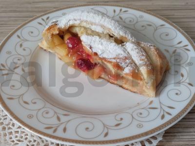 Pynė su obuoliais pagrindine nuotrauka