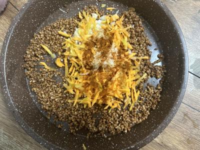 Kepti kotletai su grikių kruopomis orkaitėje Žingsnis 3