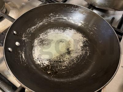 Skani salotos su keptais karamelizuotais grybais Žingsnis 3