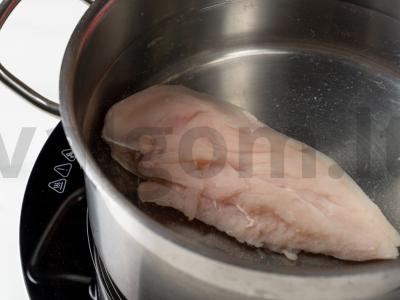 Lengvas salotas su naminiu majonezu Žingsnis 1