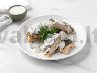 Kepta plekšnė su grietinėlės padažu pagrindine nuotrauka