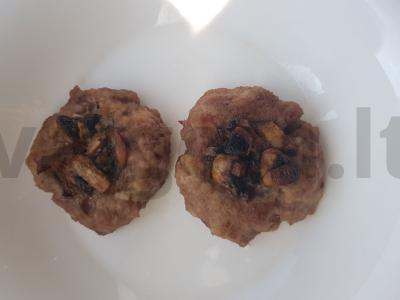 Kotletai su grybais vakarienei pagrindine nuotrauka