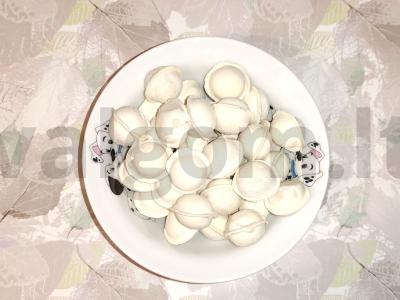 Koldūnai daržovių sultinyje su salierais Žingsnis 3